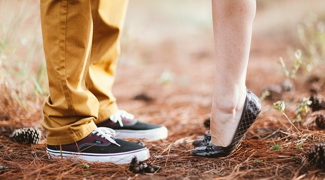 schoenen van een stelletje symbool voor daten in de herfst en winter