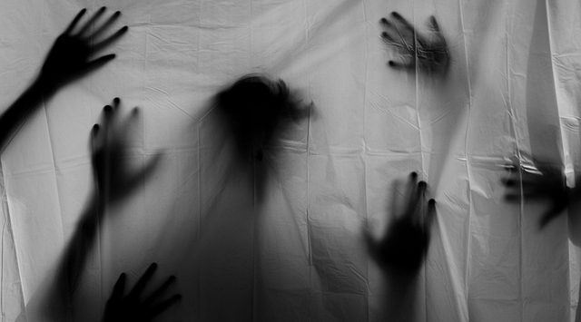 spook onder lakens over nachtmerries na intieme terreur bij scheiding